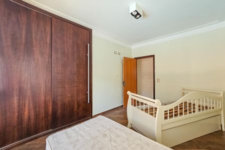 Casa para alugar com 300m², 3 quartos e 5 vagas Casa para alugar com 300m², 3 quartos e 5 vagasQuarto 1