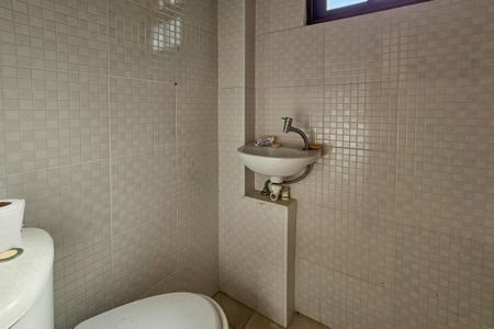 Casa para alugar com 300m², 3 quartos e 5 vagas Casa para alugar com 300m², 3 quartos e 5 vagasBanheiro Social