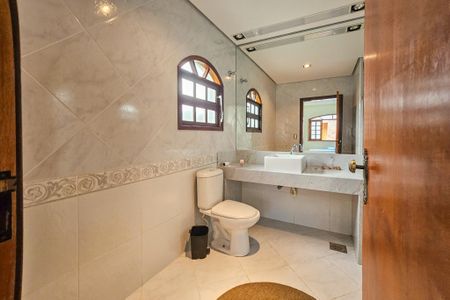 Casa para alugar com 300m², 3 quartos e 5 vagas Casa para alugar com 300m², 3 quartos e 5 vagasBanheiro da suíte 2