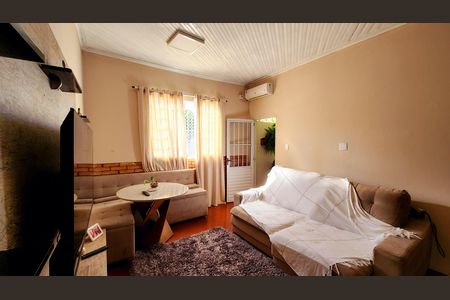 Casa à venda com 280m², 3 quartos e 2 vagas Casa à venda com 280m², 3 quartos e 2 vagasSala