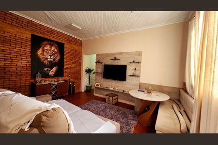 Casa à venda com 280m², 3 quartos e 2 vagas Casa à venda com 280m², 3 quartos e 2 vagasSala