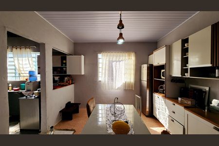 Casa à venda com 280m², 3 quartos e 2 vagas Casa à venda com 280m², 3 quartos e 2 vagasCozinha