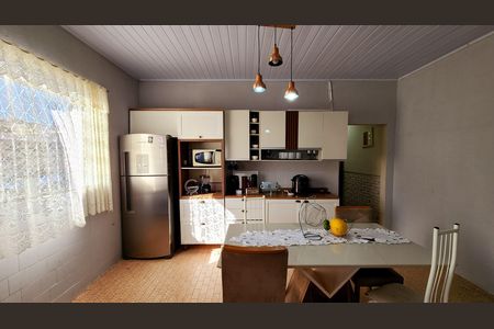Casa à venda com 280m², 3 quartos e 2 vagas Casa à venda com 280m², 3 quartos e 2 vagasCozinha