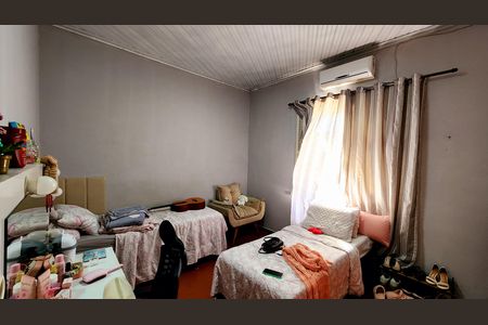 Casa à venda com 280m², 3 quartos e 2 vagas Casa à venda com 280m², 3 quartos e 2 vagasQuarto 2