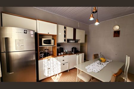 Casa à venda com 280m², 3 quartos e 2 vagas Casa à venda com 280m², 3 quartos e 2 vagasCozinha