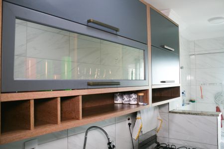 Apartamento para alugar com 48m², 2 quartos e 1 vaga Apartamento para alugar com 48m², 2 quartos e 1 vagaCozinha - Armários