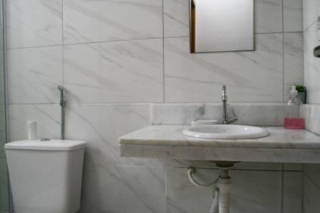 Apartamento para alugar com 48m², 2 quartos e 1 vaga Apartamento para alugar com 48m², 2 quartos e 1 vagaBanheiro