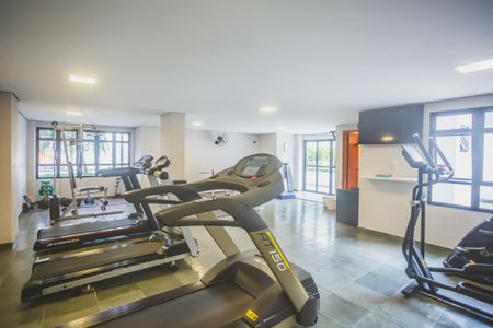 Apartamento à venda com 146m², 3 quartos e 2 vagas Apartamento à venda com 146m², 3 quartos e 2 vagasÁrea comum - Academia