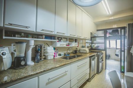 Apartamento à venda com 146m², 3 quartos e 2 vagas Apartamento à venda com 146m², 3 quartos e 2 vagasCozinha
