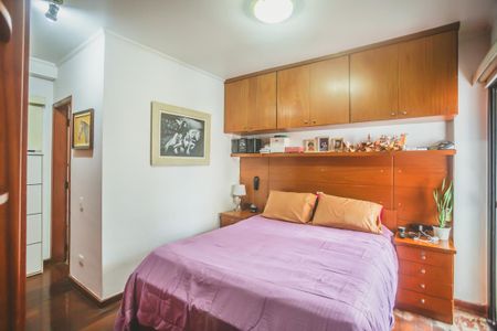 Apartamento à venda com 146m², 3 quartos e 2 vagas Apartamento à venda com 146m², 3 quartos e 2 vagasSuíte