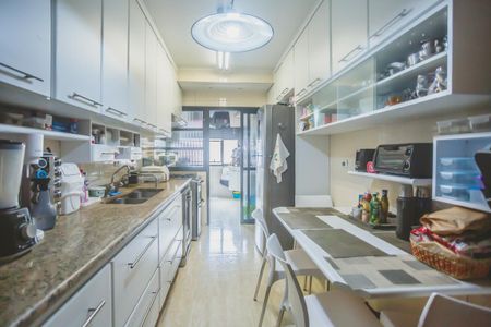 Apartamento à venda com 146m², 3 quartos e 2 vagas Apartamento à venda com 146m², 3 quartos e 2 vagasCozinha