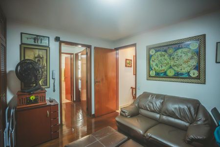 Apartamento à venda com 146m², 3 quartos e 2 vagas Apartamento à venda com 146m², 3 quartos e 2 vagasEscritório