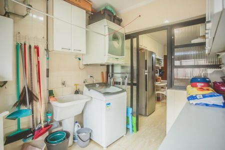Apartamento à venda com 146m², 3 quartos e 2 vagas Apartamento à venda com 146m², 3 quartos e 2 vagasÁrea de Serviço