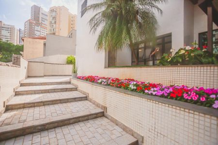 Apartamento à venda com 146m², 3 quartos e 2 vagas Apartamento à venda com 146m², 3 quartos e 2 vagasHall de Entrada