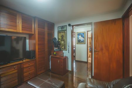Apartamento à venda com 146m², 3 quartos e 2 vagas Apartamento à venda com 146m², 3 quartos e 2 vagasEscritório