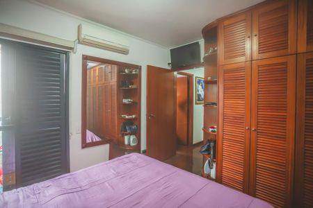 Apartamento à venda com 146m², 3 quartos e 2 vagas Apartamento à venda com 146m², 3 quartos e 2 vagasSuíte