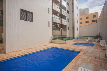 Apartamento à venda com 146m², 3 quartos e 2 vagas Apartamento à venda com 146m², 3 quartos e 2 vagasÁrea comum - Piscina