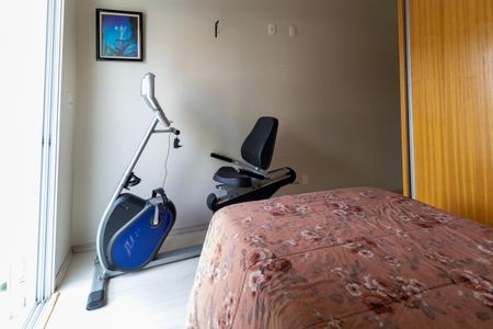 Casa à venda com 194m², 4 quartos e 2 vagas Casa à venda com 194m², 4 quartos e 2 vagasQuarto