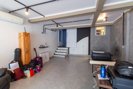Casa à venda com 194m², 4 quartos e 2 vagas Casa à venda com 194m², 4 quartos e 2 vagasSuite 1