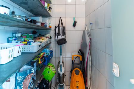 Casa à venda com 194m², 4 quartos e 2 vagas Casa à venda com 194m², 4 quartos e 2 vagasDespensa