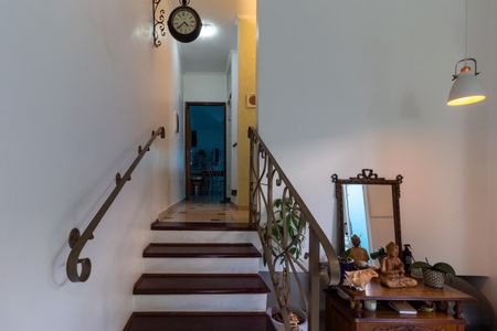 Casa à venda com 194m², 4 quartos e 2 vagas Casa à venda com 194m², 4 quartos e 2 vagasSala