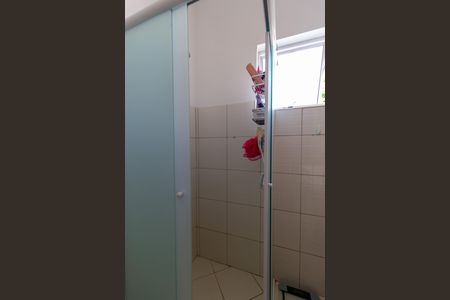 Casa à venda com 194m², 4 quartos e 2 vagas Casa à venda com 194m², 4 quartos e 2 vagasBanheiro da Suite 2