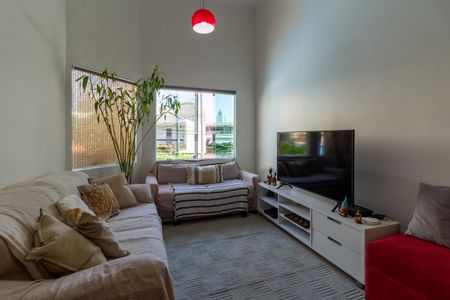 Casa à venda com 194m², 4 quartos e 2 vagas Casa à venda com 194m², 4 quartos e 2 vagasSala