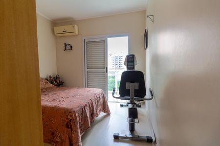 Casa à venda com 194m², 4 quartos e 2 vagas Casa à venda com 194m², 4 quartos e 2 vagasQuarto