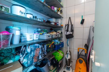 Casa à venda com 194m², 4 quartos e 2 vagas Casa à venda com 194m², 4 quartos e 2 vagasDespensa