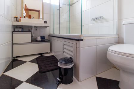 Casa à venda com 194m², 4 quartos e 2 vagas Casa à venda com 194m², 4 quartos e 2 vagasBanheiro