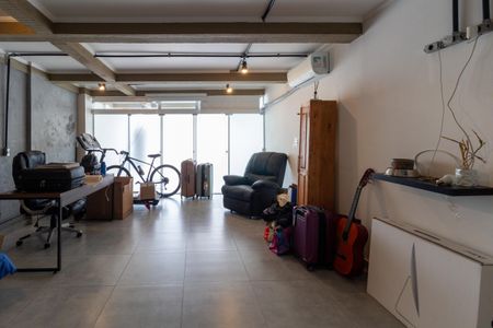 Casa à venda com 194m², 4 quartos e 2 vagas Casa à venda com 194m², 4 quartos e 2 vagasSuite 1