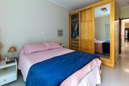 Casa à venda com 194m², 4 quartos e 2 vagas Casa à venda com 194m², 4 quartos e 2 vagasSuite 2