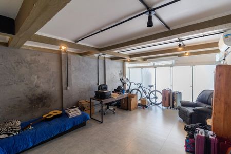 Casa à venda com 194m², 4 quartos e 2 vagas Casa à venda com 194m², 4 quartos e 2 vagasSuite 1