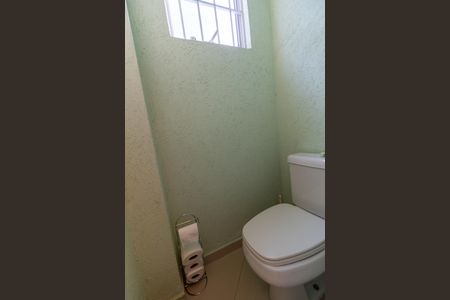 Casa à venda com 194m², 4 quartos e 2 vagas Casa à venda com 194m², 4 quartos e 2 vagasLavabo