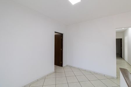 Casa à venda com 227m², 4 quartos e 4 vagas Casa à venda com 227m², 4 quartos e 4 vagasSala 2