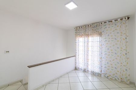 Casa à venda com 227m², 4 quartos e 4 vagas Casa à venda com 227m², 4 quartos e 4 vagasSala 2