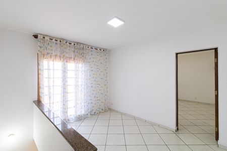 Casa à venda com 227m², 4 quartos e 4 vagas Casa à venda com 227m², 4 quartos e 4 vagasSala 2