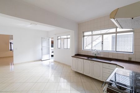 Casa à venda com 227m², 4 quartos e 4 vagas Casa à venda com 227m², 4 quartos e 4 vagasCozinha