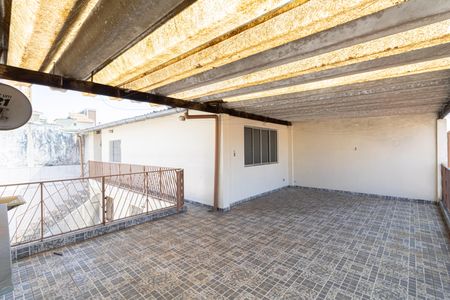 Casa à venda com 227m², 4 quartos e 4 vagas Casa à venda com 227m², 4 quartos e 4 vagas Área de Serviço