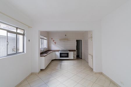 Casa à venda com 227m², 4 quartos e 4 vagas Casa à venda com 227m², 4 quartos e 4 vagasCozinha