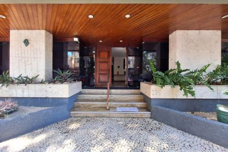 Apartamento para alugar com 80m², 2 quartos e 1 vaga Apartamento para alugar com 80m², 2 quartos e 1 vagaFachada