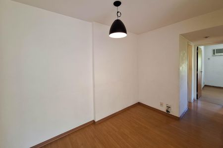 Apartamento para alugar com 80m², 2 quartos e 1 vaga Apartamento para alugar com 80m², 2 quartos e 1 vagaSala
