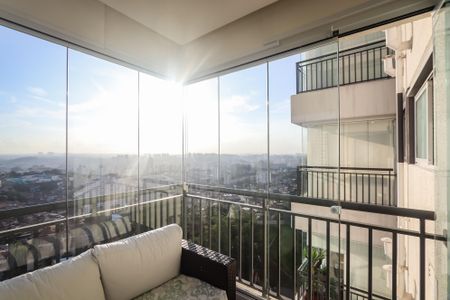 Apartamento à venda com 73m², 2 quartos e 1 vaga Apartamento à venda com 73m², 2 quartos e 1 vagaVaranda