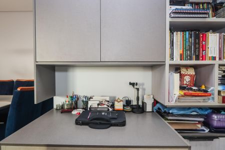 Apartamento à venda com 73m², 2 quartos e 1 vaga Apartamento à venda com 73m², 2 quartos e 1 vagaEscritório