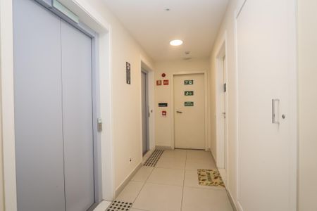 Apartamento à venda com 73m², 2 quartos e 1 vaga Apartamento à venda com 73m², 2 quartos e 1 vagaHall Social