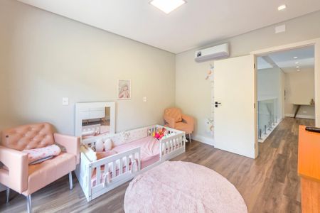 Casa para alugar com 422m², 4 quartos e 3 vagas Casa para alugar com 422m², 4 quartos e 3 vagasSuíte