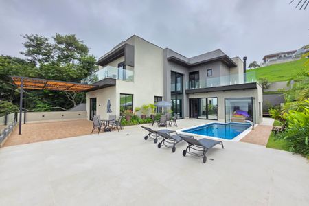 Casa para alugar com 422m², 4 quartos e 3 vagas Casa para alugar com 422m², 4 quartos e 3 vagasÁrea comum - Piscina