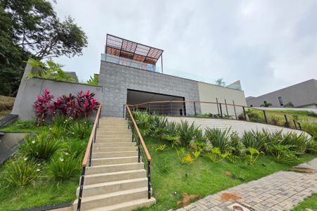 Casa para alugar com 422m², 4 quartos e 3 vagas Casa para alugar com 422m², 4 quartos e 3 vagasFachada