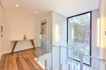 Casa para alugar com 422m², 4 quartos e 3 vagas Casa para alugar com 422m², 4 quartos e 3 vagasHall