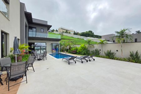 Casa para alugar com 422m², 4 quartos e 3 vagas Casa para alugar com 422m², 4 quartos e 3 vagasÁrea comum - Piscina
